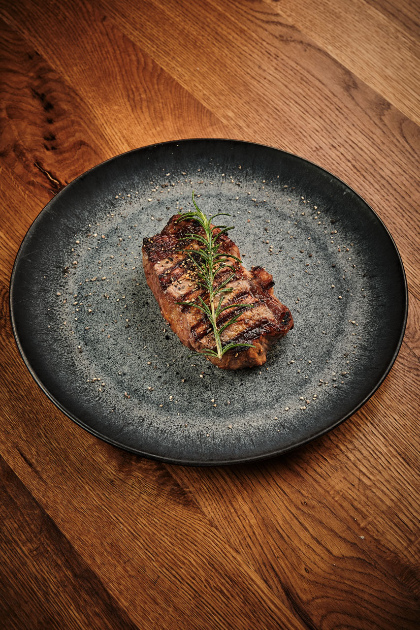 Black Angus XL Steakhouse | Kartenvorteil | Mr. Köln | Foto: Black Angus XL Steakhouse Black Angus XL Steakhouse | Kartenvorteil | Mr. Köln | Foto: Black Angus XL Steakhouse